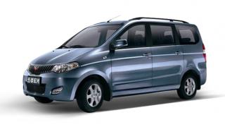 五菱荣光面包车价格