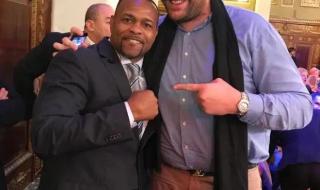 泰森打得过梅威瑟吗 梅威瑟和泰森谁厉害