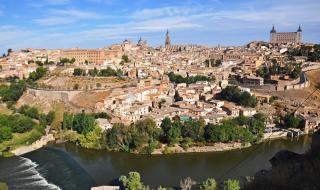 西班牙最著名的港口 西班牙最著名的旅游景点在哪里